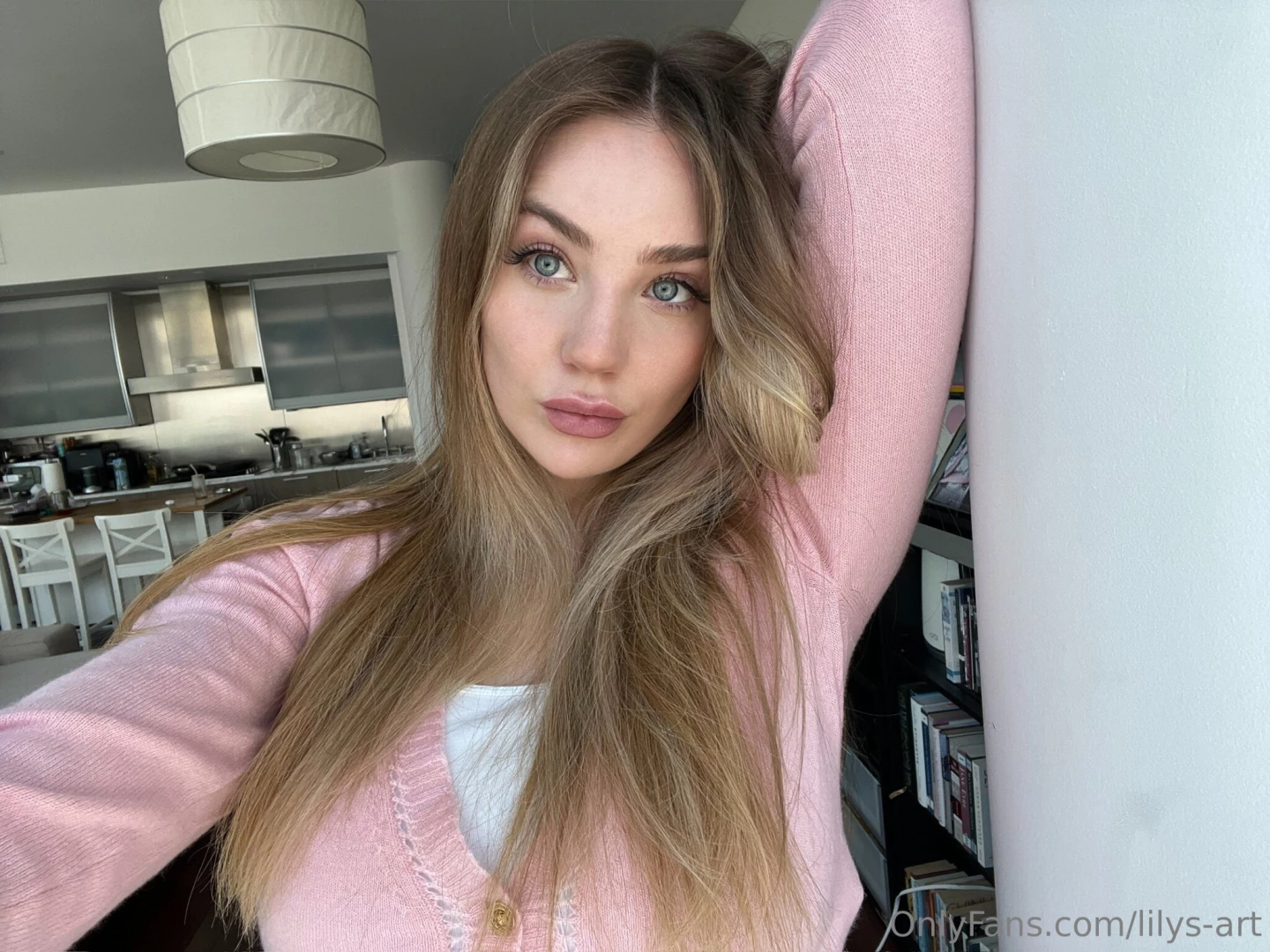 Drop 3 emojis in our dms showing how do i look today 