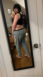 Gn to only the ones who appreciate baggy pants thot daughters