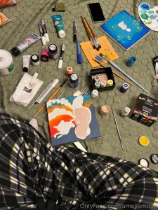 Sometimes i like to do art therapy and with my friends and this part 1