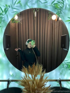 I always wearing my headphones what do you think i m listening on this part 2