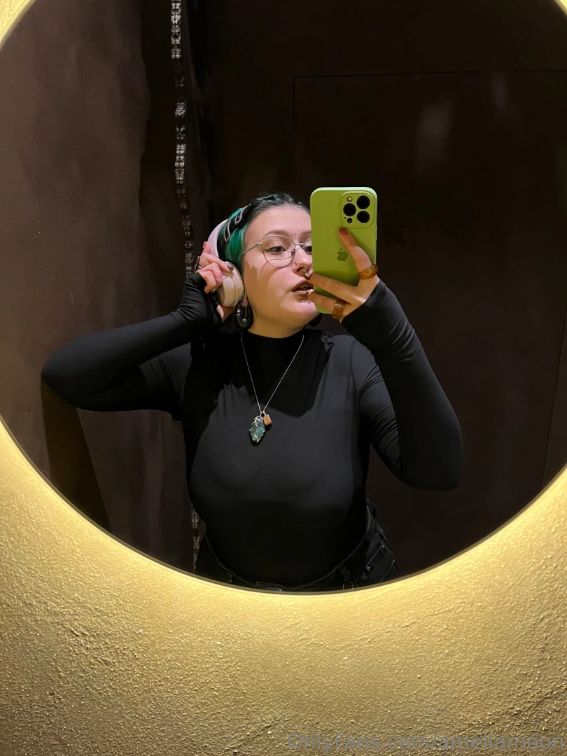 I went on a date with myself tonight at my favorite asian restaurant part 3 