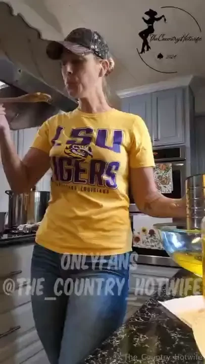 Making my own cooking oil from cooked down beef fat i got from the 