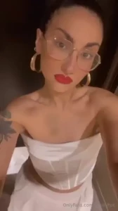 And if i suck your cock and fill it all with my red lipstick