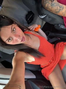 Amo sono sotto casa tua scendi