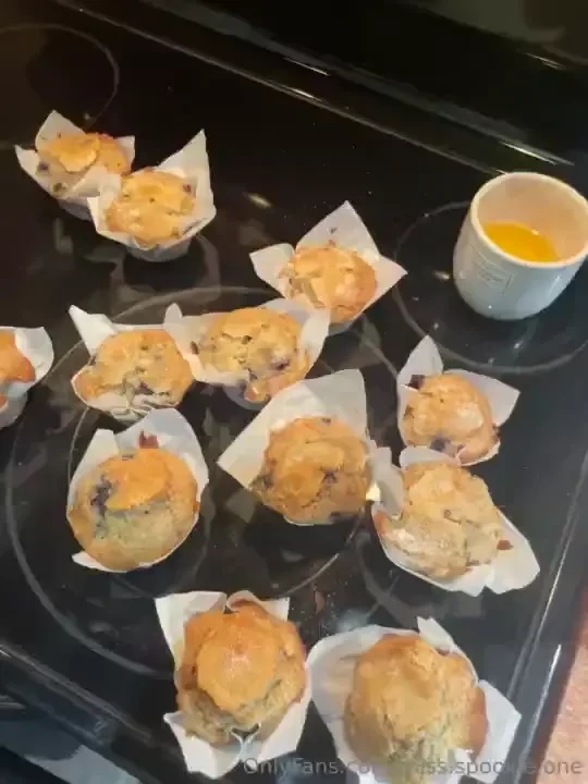 Happy sunday here s some chocolate chip muffins and some booty if you 