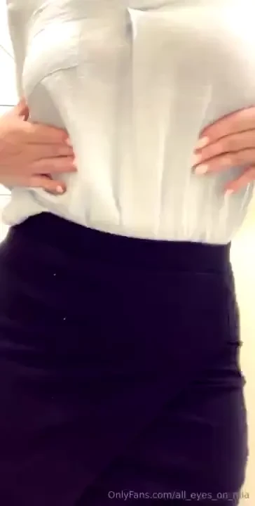 Meetings are boring but this little panty reveal made the workday much 