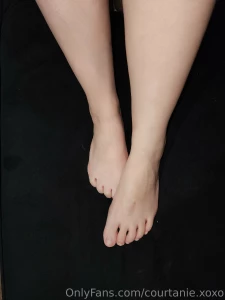 What color should i paint my toes if you wanna see more don t forget