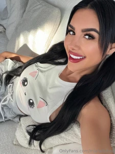 Feeling cute and horny at the same time today