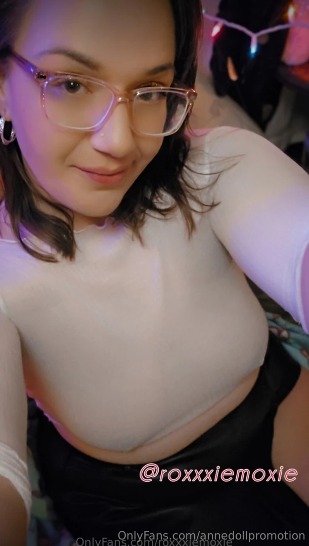 Roxxxiemoxie neighborhood weirdo seducing you with weird shit part 4 