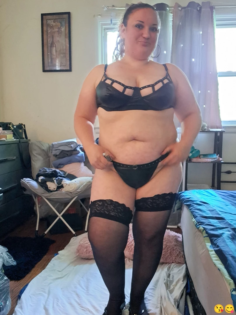 I m available today babes hmu 