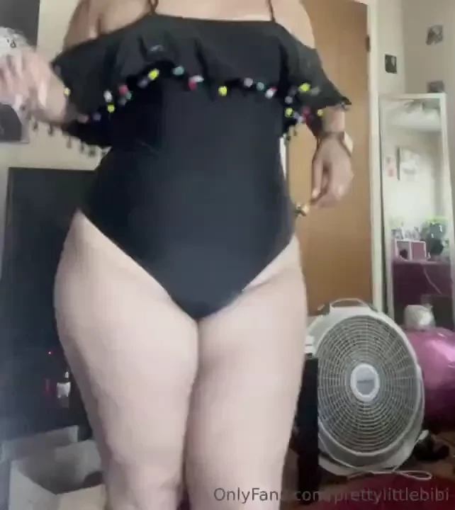 Bathing suit szn i think this one is very cute on me 