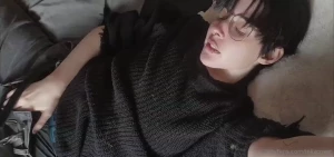 Wanna join im feeling a bit lonely tonight i stained my hands dying my