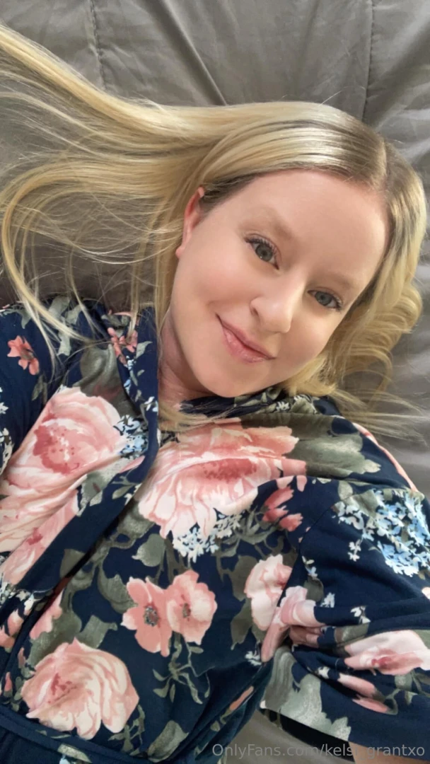 I just wanna chill in my robe all day but my 16 hour shift starts in 