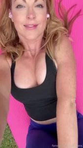 It s still chilly in florida but working this milf bod to keep it part 4