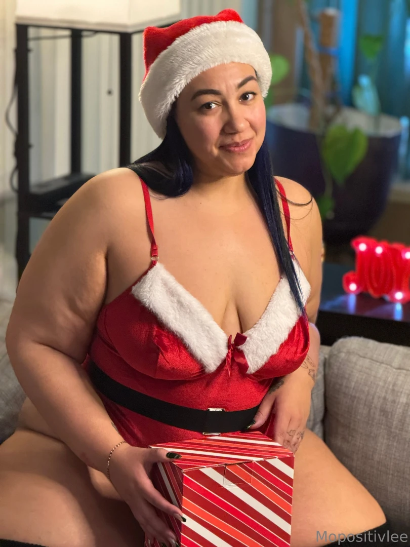 Feeling cute might post some stuff later leave a 5 tip and i ll send 