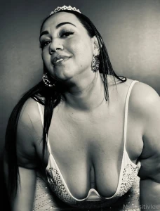 I m a nasty goddess https www amazon com hz wis get me something dirty part 3