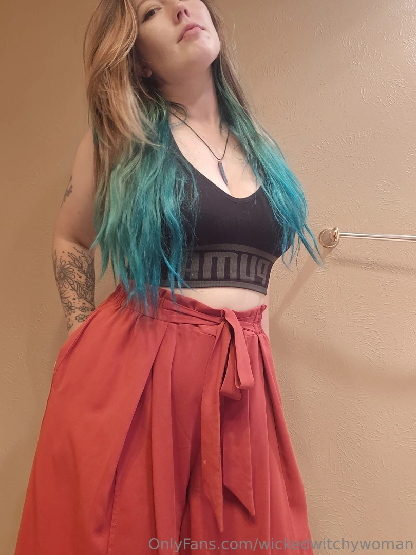 Fuck i m in desperate need of s good hair trim 