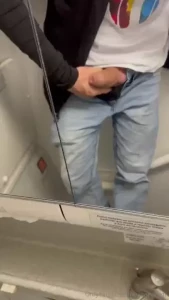 No avi o pode o voo tava vazio e recebi uma mamada do cara que tava do