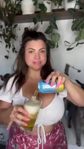 Cheers to the weekend babes what are you sippin on