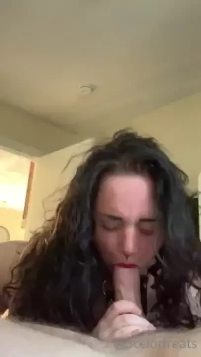 Looooove sucking cock 