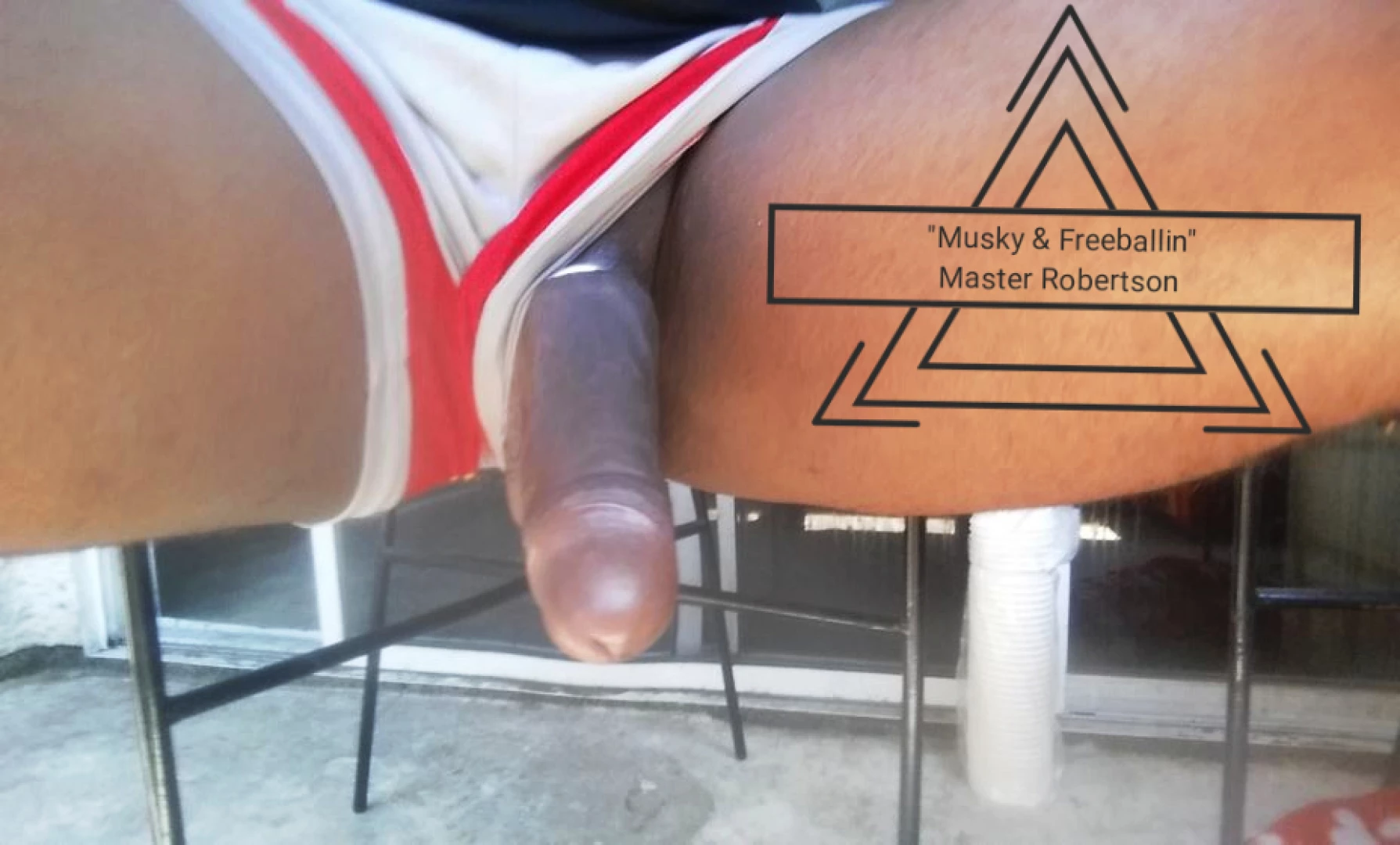 Dick musky as fuck airing this bad boy out who would smell n suck this 