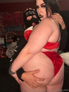 Fuck under the mistletoe