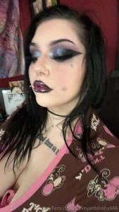 Ugh it s so cold out keep me warm in the dms