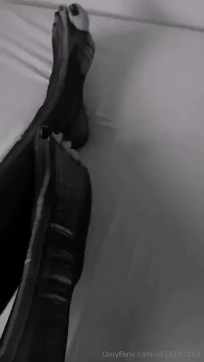 Ripped tights what do you think about those ones 