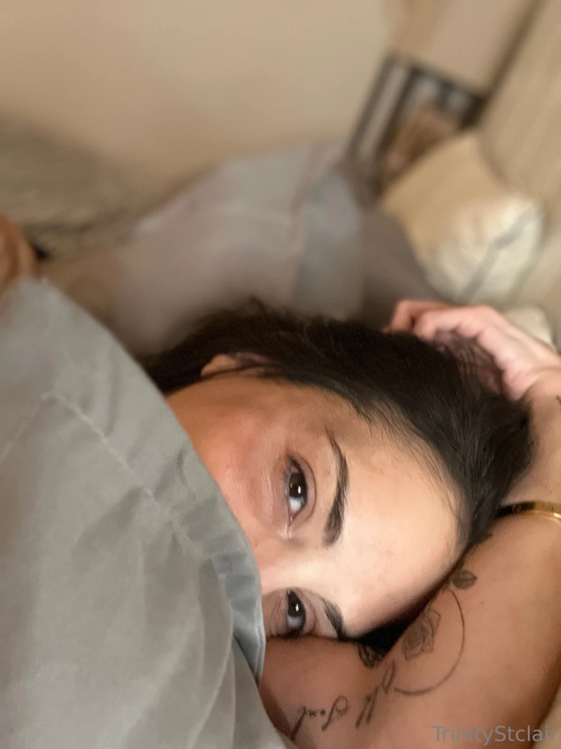 Let s play under the blanket 