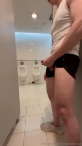 Singaporean hot bottom part 1 biboyzstudio