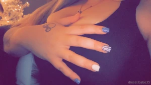 Late night christmas vibes ft new nails