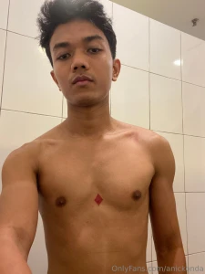 Gym shower selfies part 1