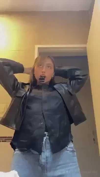 Join me while i get ready 