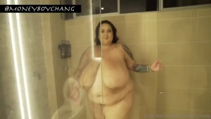 Emma cleaning my cum in the shower