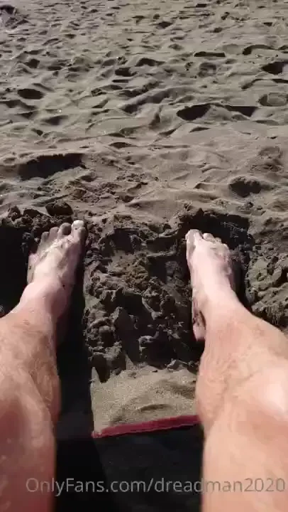 Sandy toes 