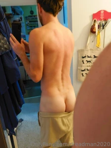 What s that over my shoulder in the mirror