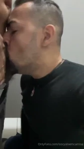 Madrugada fria e eu fazendo a festa dos machos que estavam indo