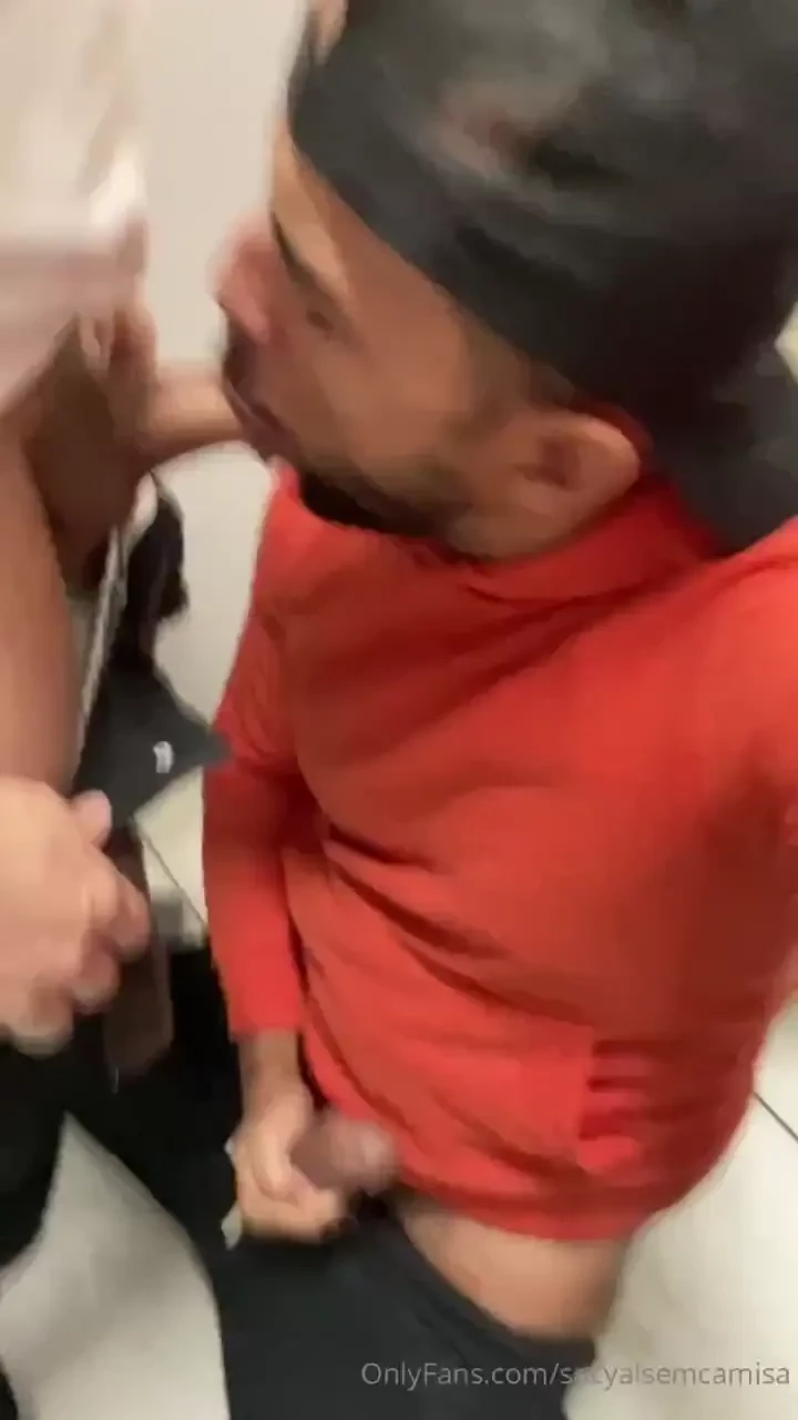 Quase duas hora no banheiro rendeu muita putaria bem gostosa que eu part 5 