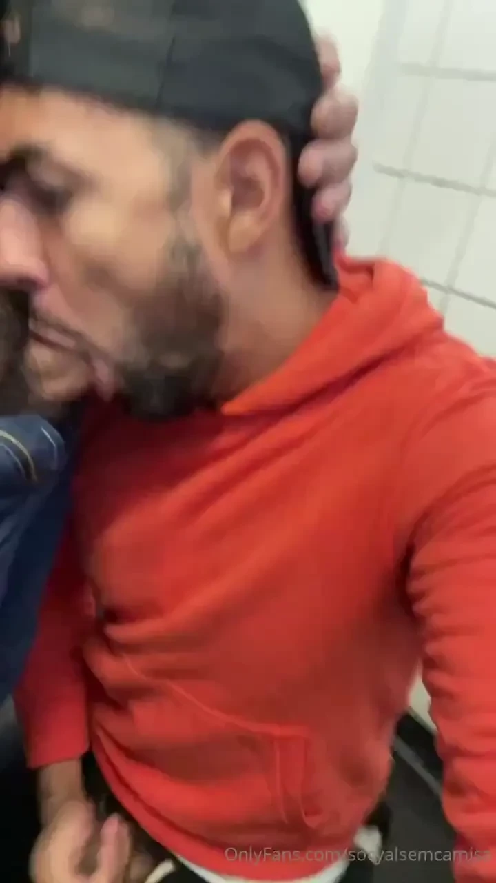 Quase duas hora no banheiro rendeu muita putaria bem gostosa que eu part 6 