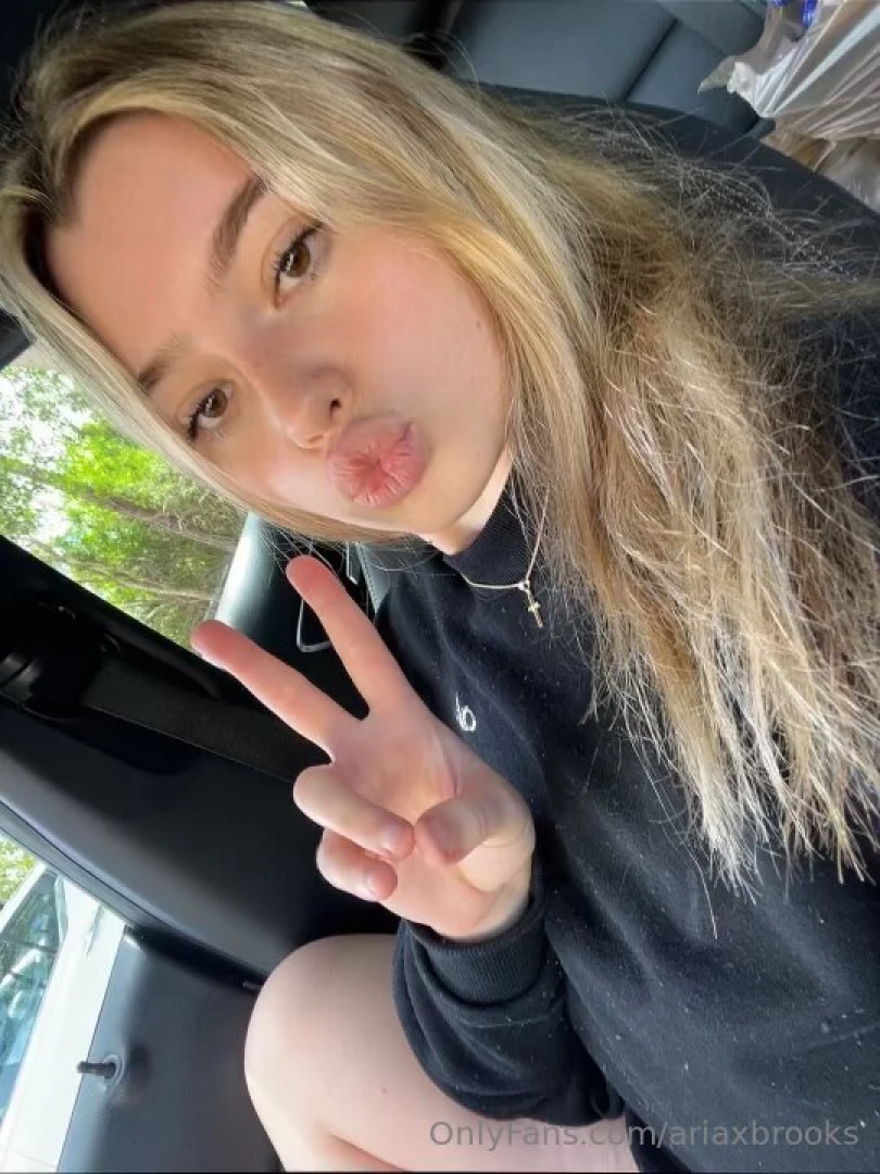 I need a kiss on my forehead asap 