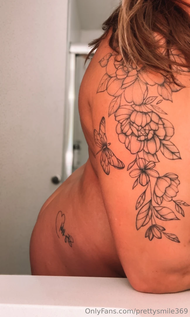 Just a bbw tatted milf waiting to sit on daddy s face 