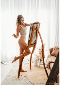 Does paint me like one of your french girls mean this or this let me part 1