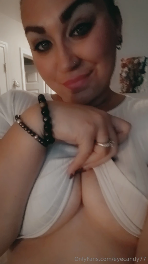 You know these pretty pink lips are all ready to be all over you 