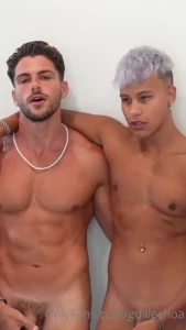 Parece que he hecho un amiguito por aqui it seems i made a new friend