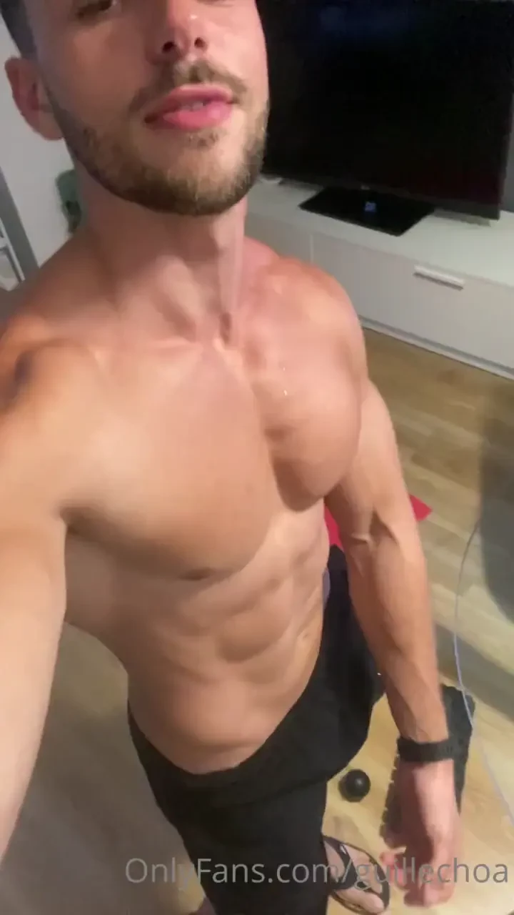 Ayer llovia me puse a entrenar un poco en casa y con el calenton salio 