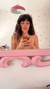 Me parece que el color de la estrellas y del marco combina con mis part 3