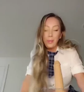 Raise your hand if you want to see the entire 6 minute video -d i will