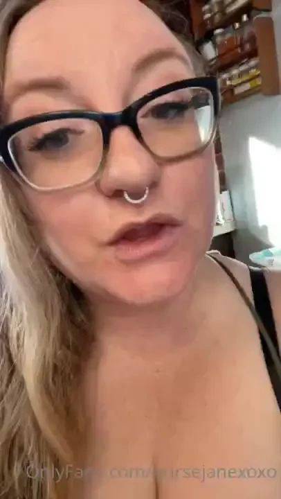 Happy sunday sending you all the kisses 