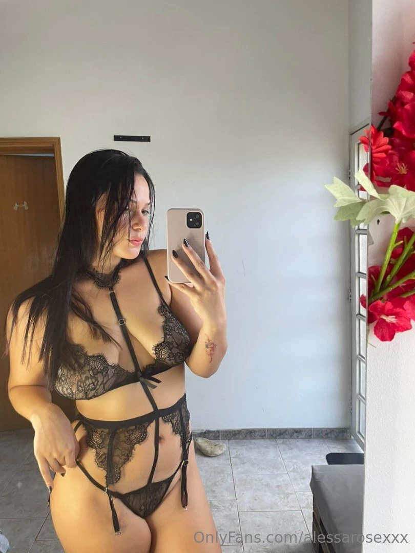 Floraskyxxx hi i m flora i come to give you all the pleasure you need 