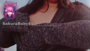 Me chupas las tetas o juegas con ellas